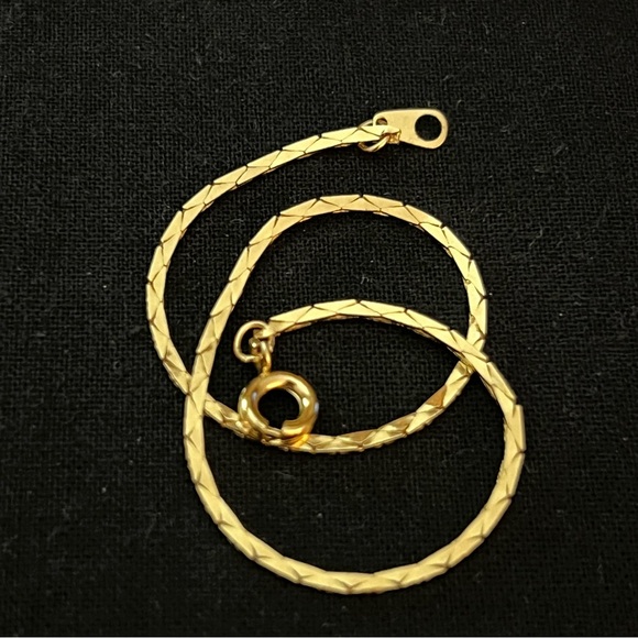 Delicate Gold Tone Chain Bracelet - Picture 8 of 8